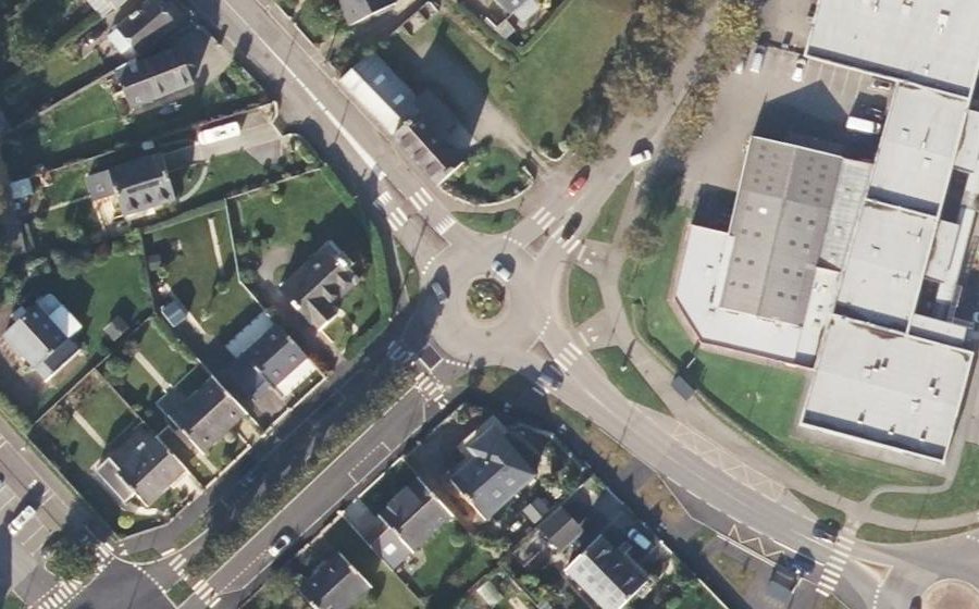 Vue aérienne du Rond-point anonyme n°590612091