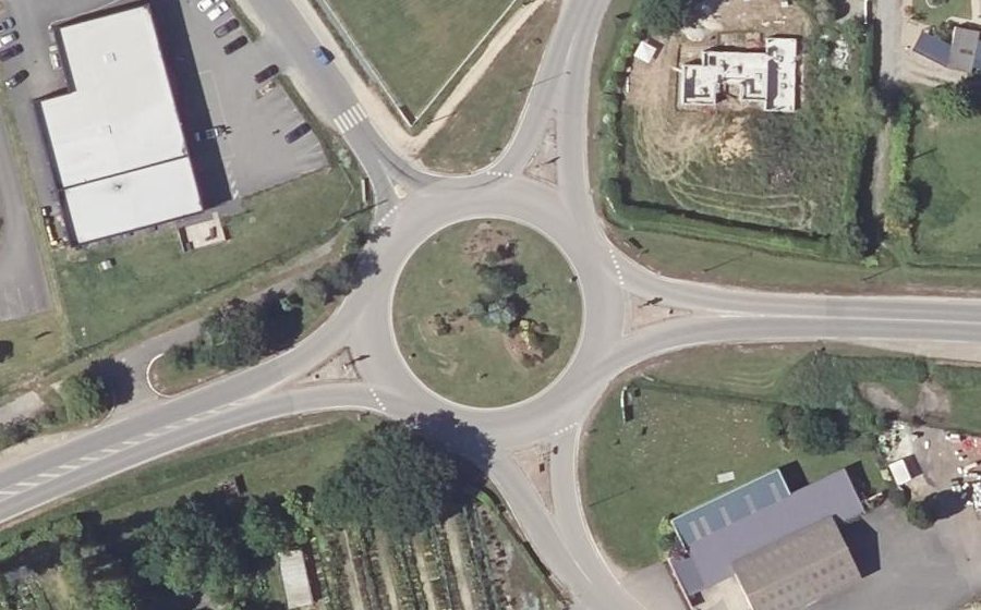 Vue aérienne du Rond-point anonyme n°590612137