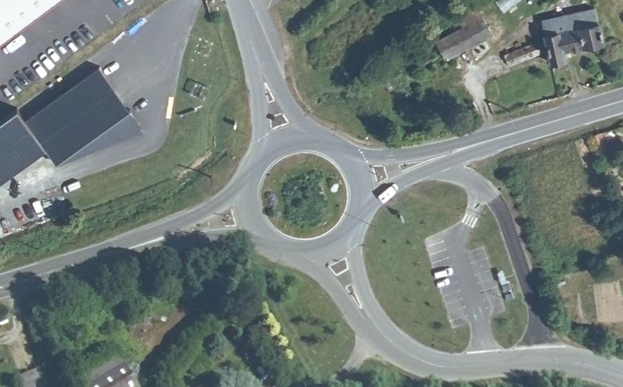 Vue aérienne du Rond-point anonyme n°590612146