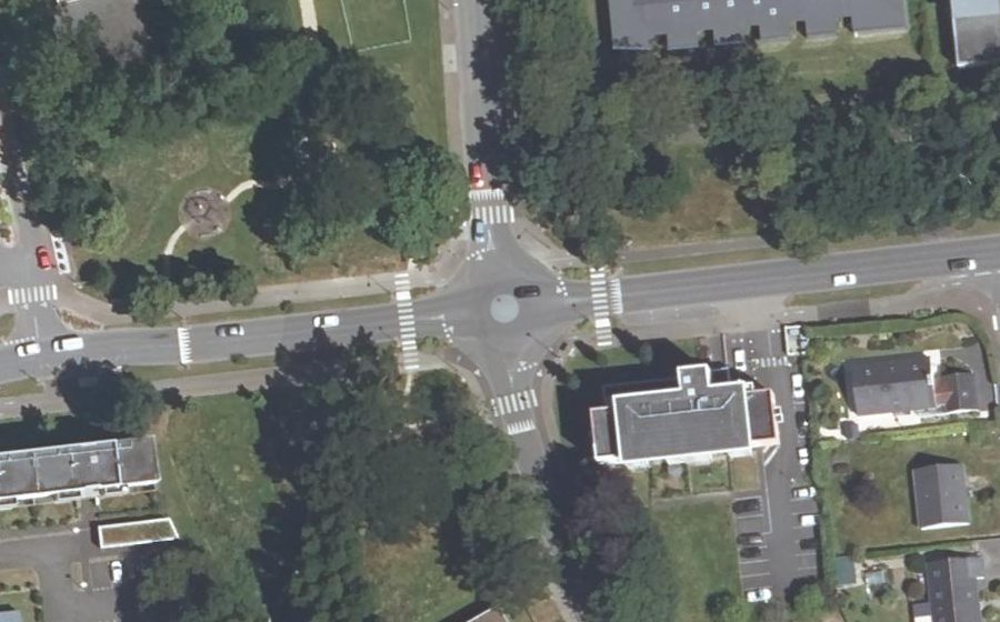 Vue aérienne du Rond-point anonyme n°590612148