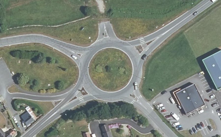 Vue aérienne du Rond-point anonyme n°590612152