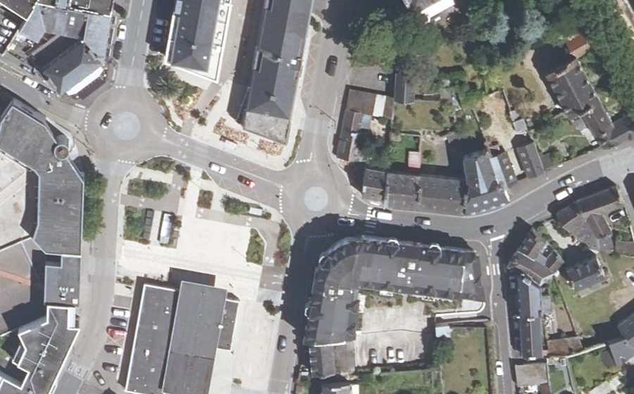 Vue aérienne du Rond-point anonyme n°590612367