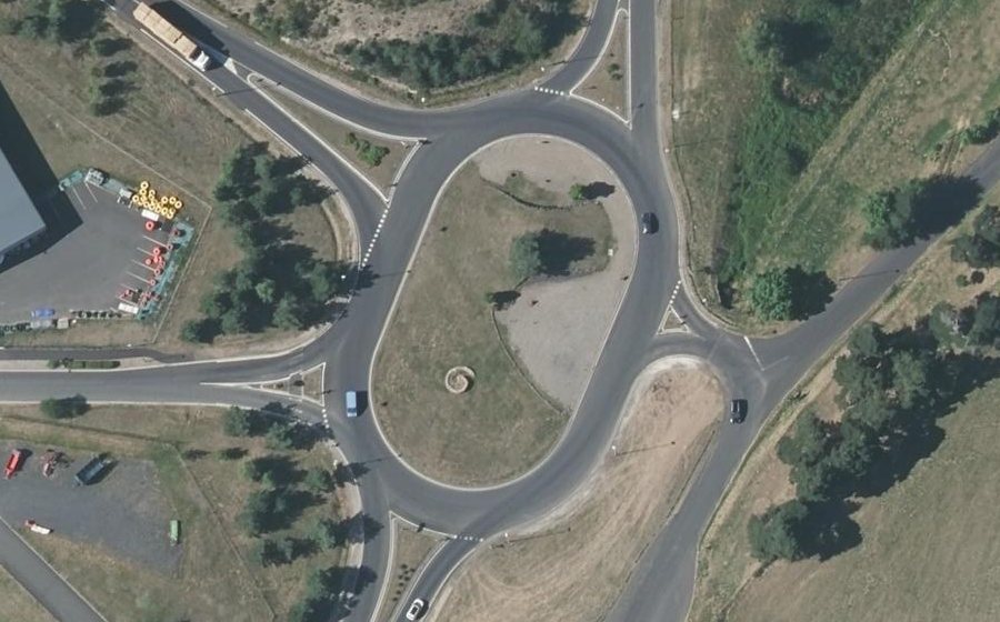 Vue aérienne du Rond-point anonyme n°59081288
