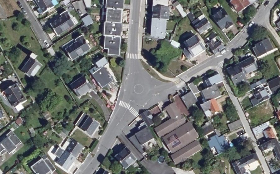 Vue aérienne du Rond-point anonyme n°590839839