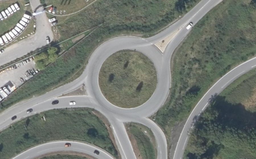 Vue aérienne du Rond-point anonyme n°590839848