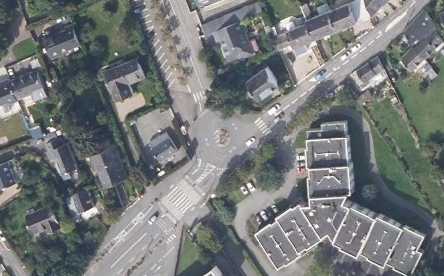 Vue aérienne du Rond-point anonyme n°590839858