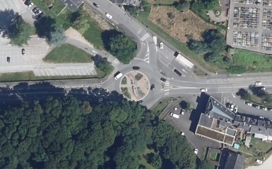 Vue aérienne du Rond-point anonyme n°590839914
