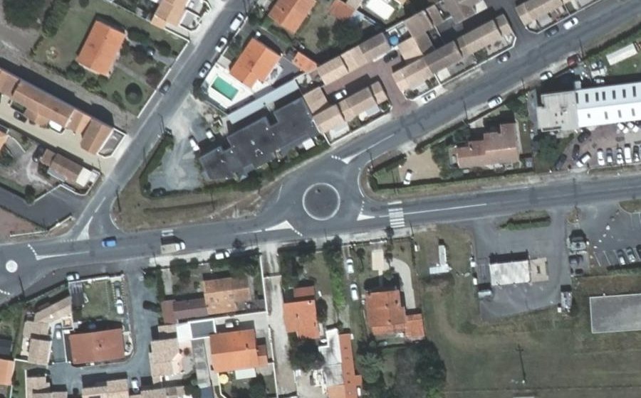 Vue aérienne du Rond-point anonyme n°59084233