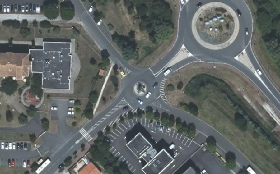 Vue aérienne du Rond-point anonyme n°59084529