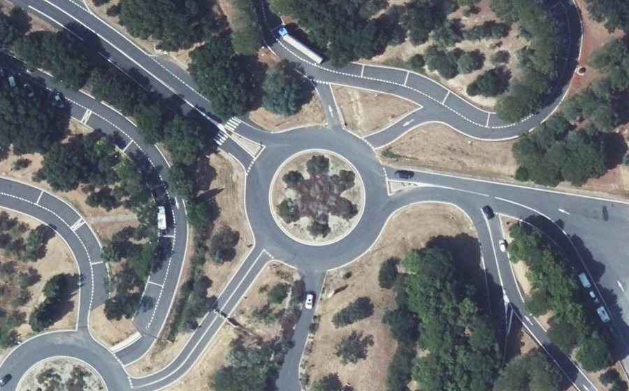 Vue aérienne du Rond-point anonyme n°590888587