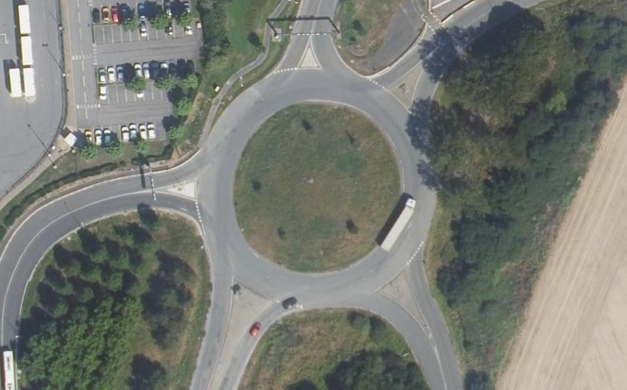 Vue aérienne du Rond-point anonyme n°590963819