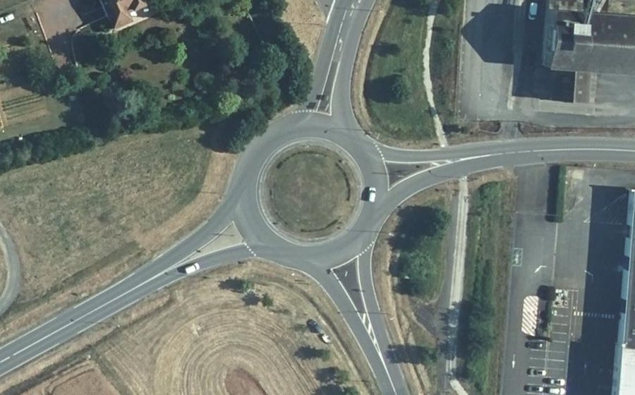 Vue aérienne du Rond-point anonyme n°59097026