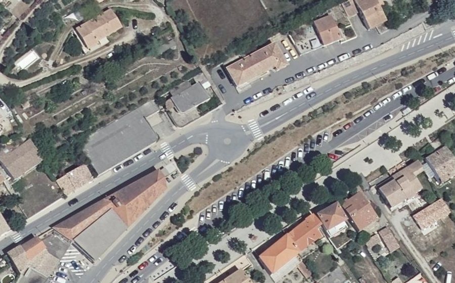 Vue aérienne du Rond-point anonyme n°591006140