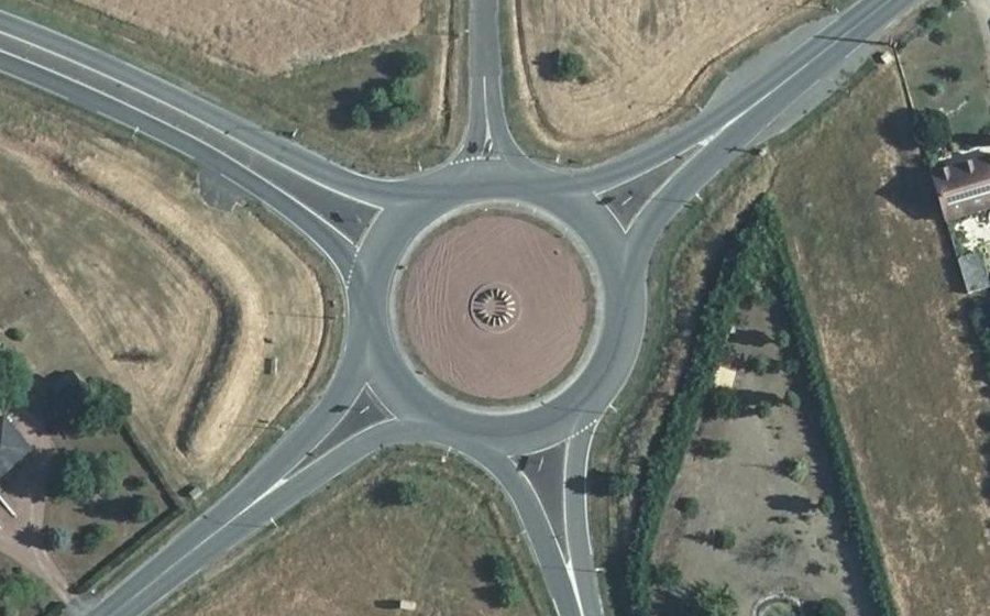 Vue aérienne du Rond-point anonyme n°59132688