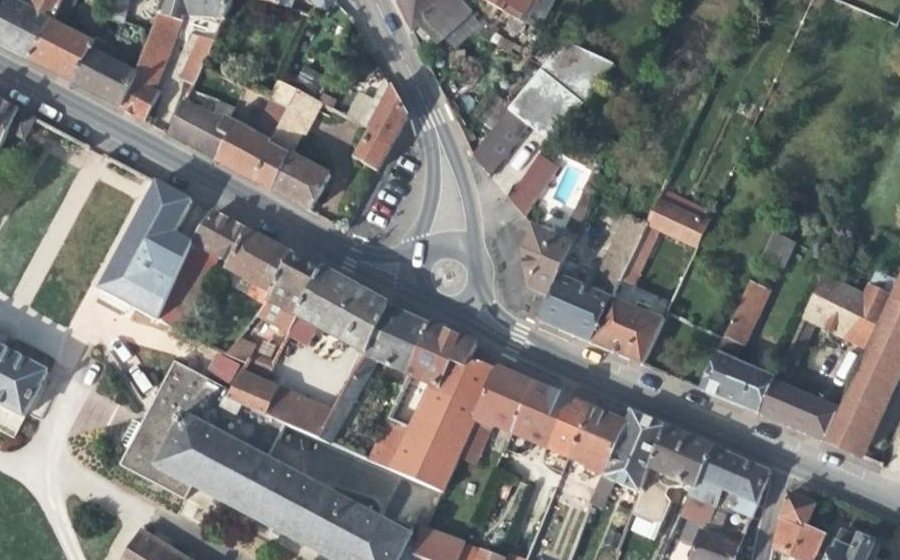 Vue aérienne du Rond-point anonyme n°59141270