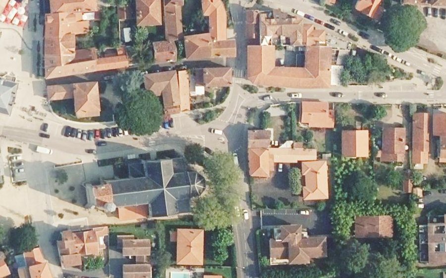 Vue aérienne du Rond-point anonyme n°591641860