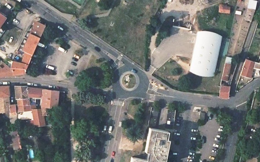 Vue aérienne du Rond-point anonyme n°59164763