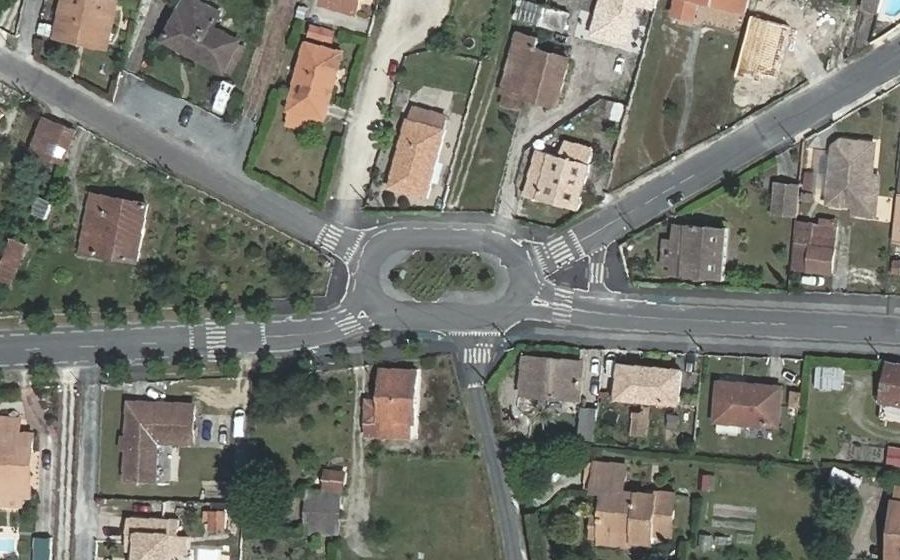 Vue aérienne du Rond-point anonyme n°59168682