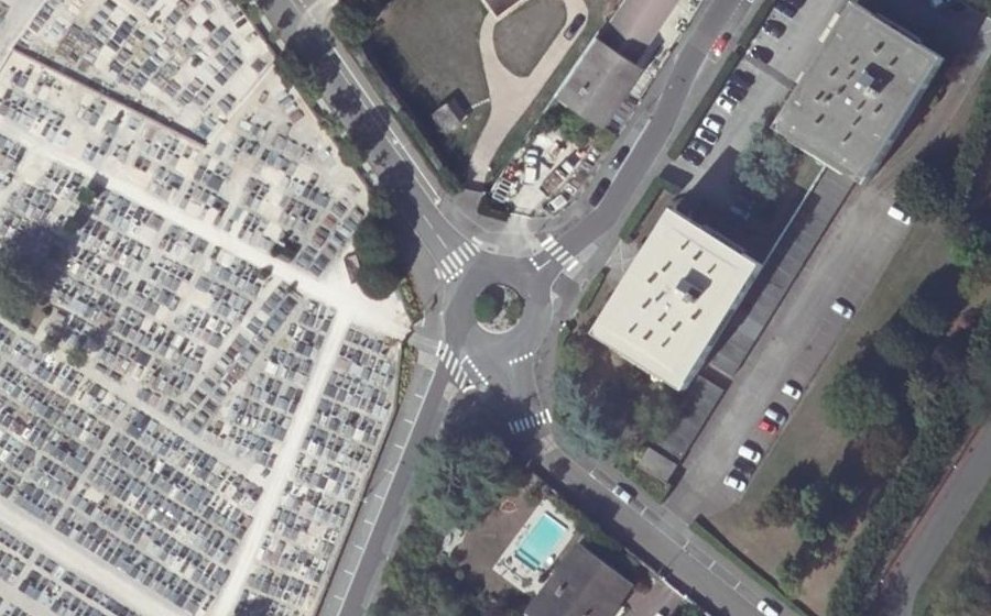 Vue aérienne du Rond-point anonyme n°59195680