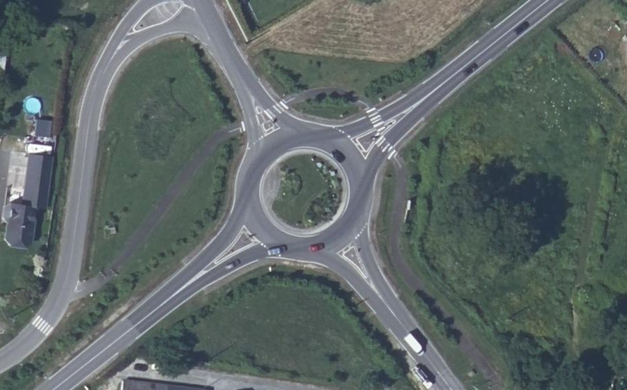 Vue aérienne du Rond-point anonyme n°592139686