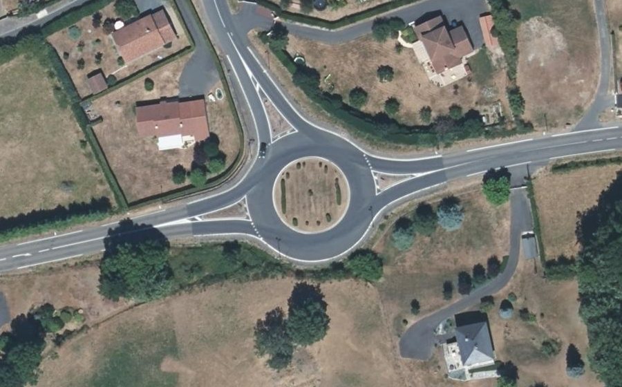 Vue aérienne du Rond-point anonyme n°59220989