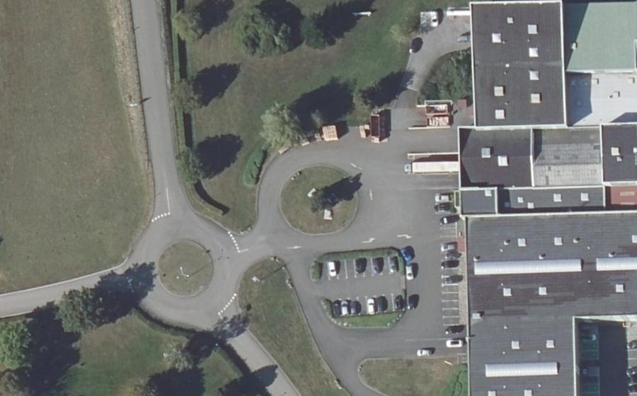 Vue aérienne du Rond-point anonyme n°592360879