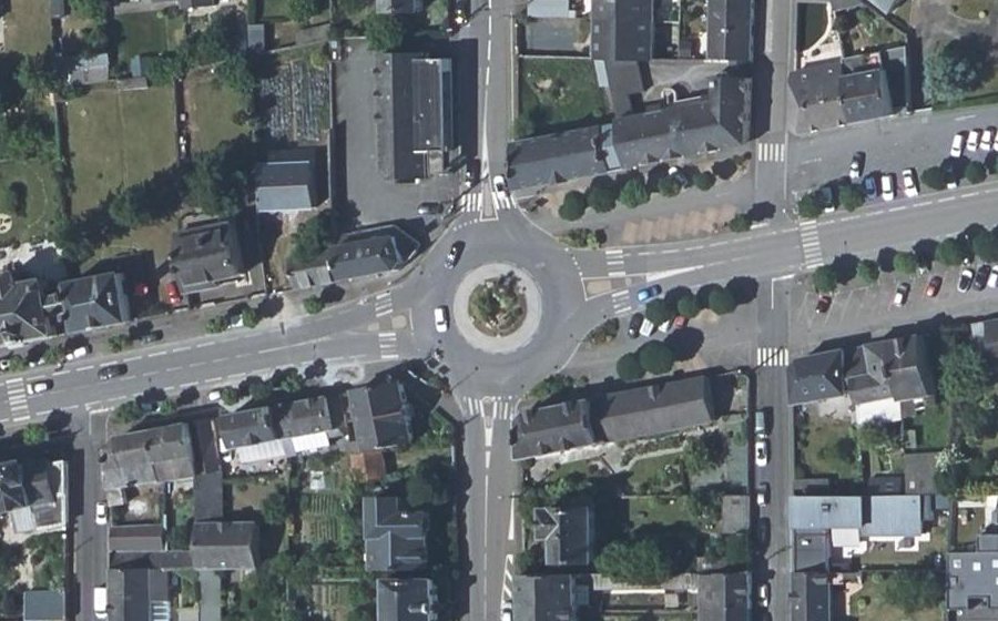 Vue aérienne du Rond-point anonyme n°592419155