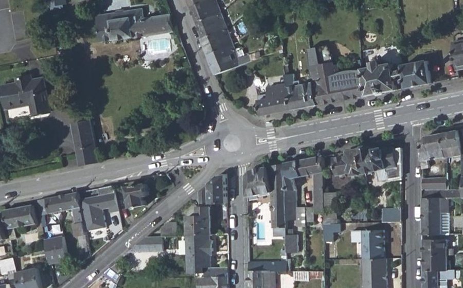 Vue aérienne du Rond-point anonyme n°592419160