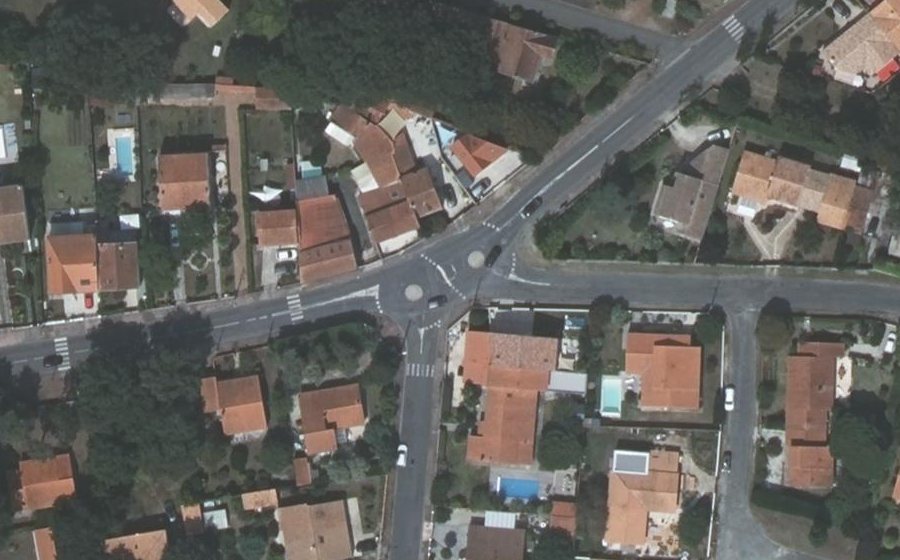 Vue aérienne du Rond-point anonyme n°59292774