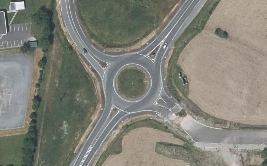 Vue aérienne du Rond-point anonyme n°592950106