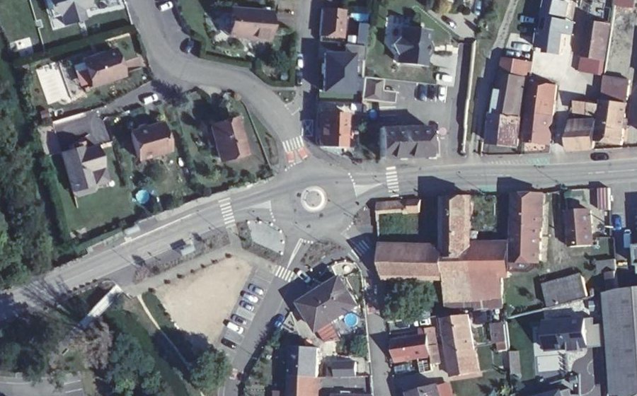 Vue aérienne du Rond-point anonyme n°59313654