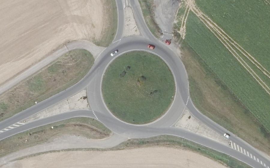 Vue aérienne du Rond-point anonyme n°59355186