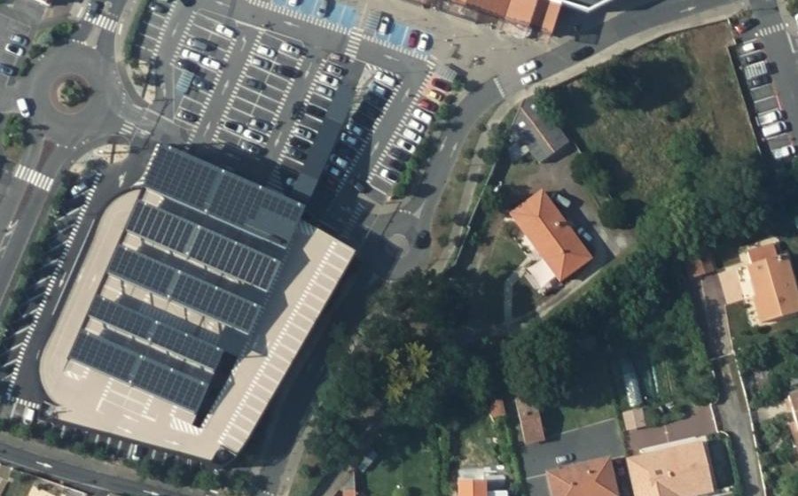 Vue aérienne du Rond-point anonyme n°593801611