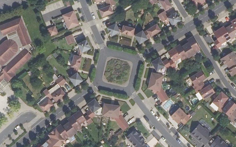 Vue aérienne du Rond-point anonyme n°593914956