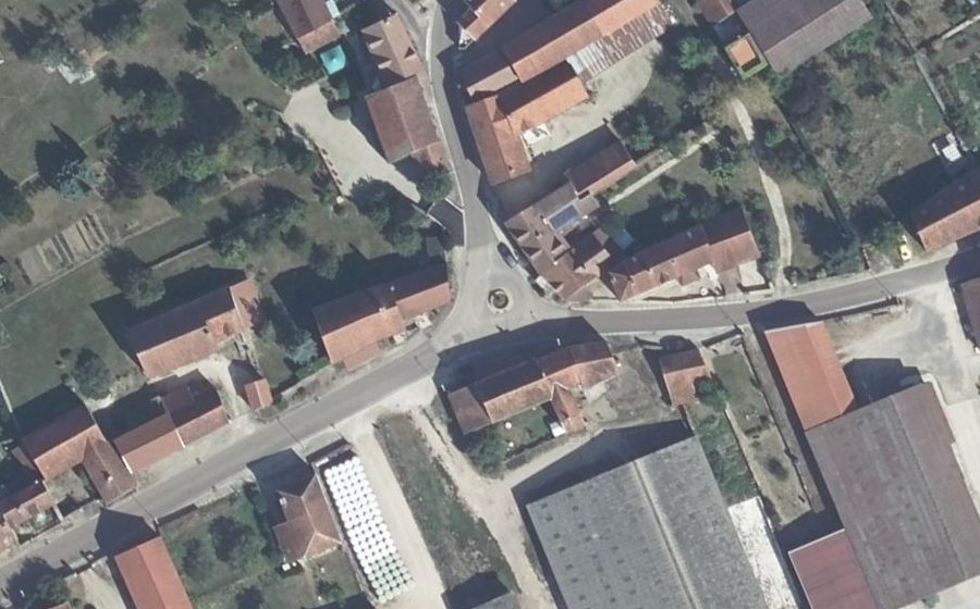 Vue aérienne du Rond-point anonyme n°59428181