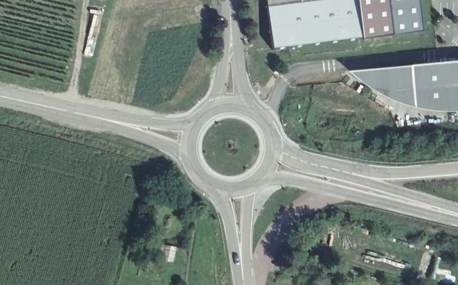 Vue aérienne du Rond-point anonyme n°59462669