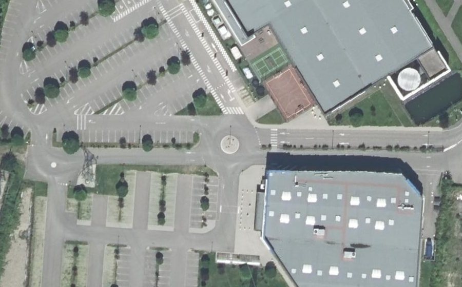 Vue aérienne du Rond-point anonyme n°594698195