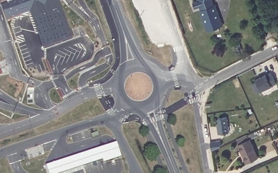 Vue aérienne du Rond-point anonyme n°595056852