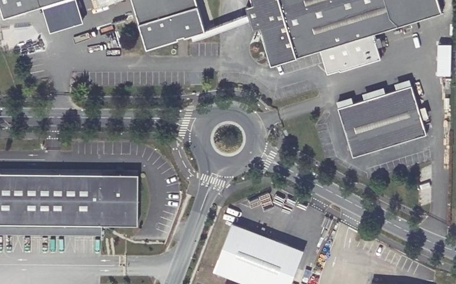 Vue aérienne du Rond-point anonyme n°59508211