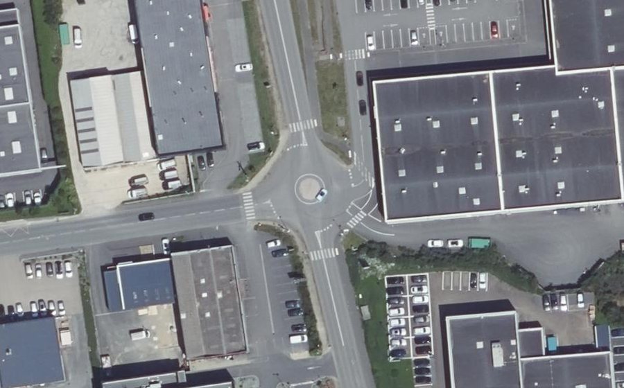 Vue aérienne du Rond-point anonyme n°595085905