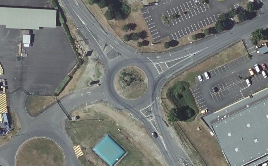 Vue aérienne du Rond-point anonyme n°59513111