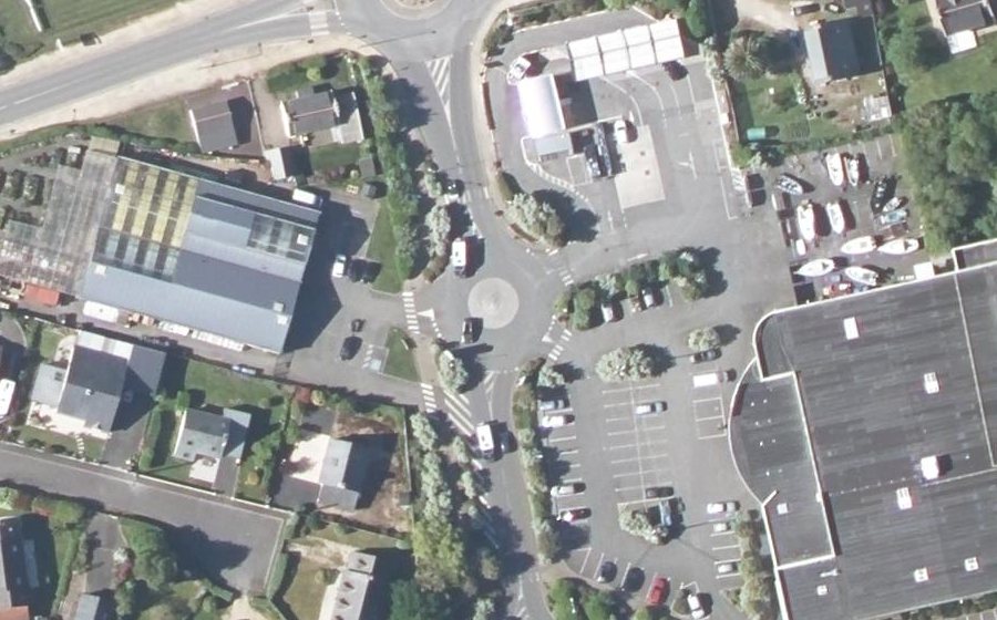 Vue aérienne du Rond-point anonyme n°595303800