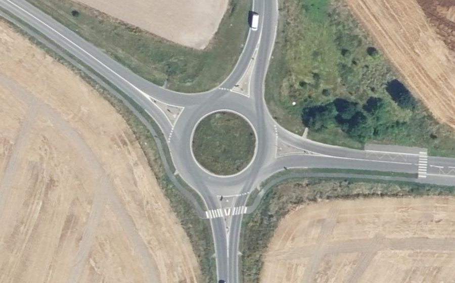 Vue aérienne du Rond-point anonyme n°59559910