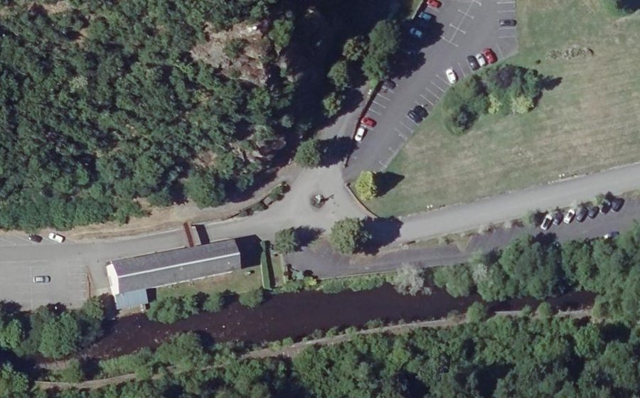 Vue aérienne du Rond-point anonyme n°595630145
