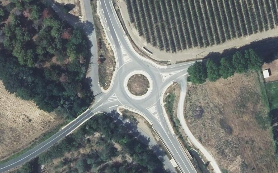 Vue aérienne du Rond-point anonyme n°595710566