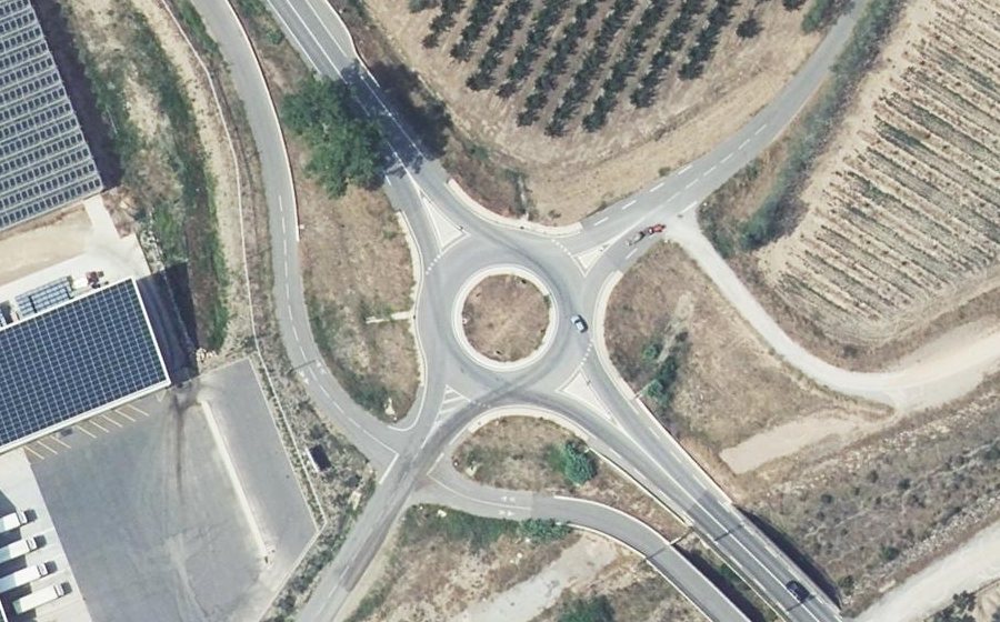 Vue aérienne du Rond-point anonyme n°595710567