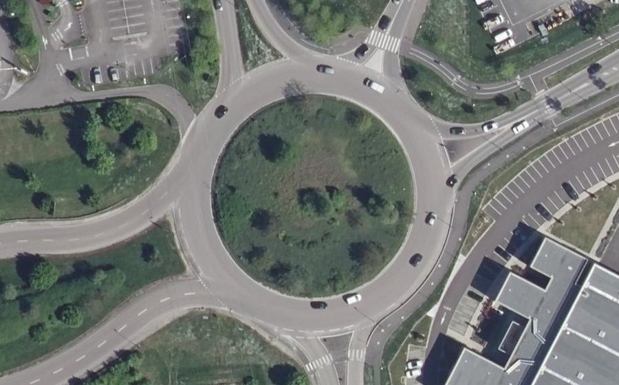 Vue aérienne du Rond-point anonyme n°59574324