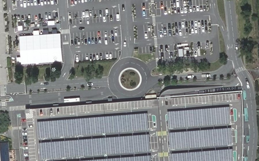 Vue aérienne du Rond-point anonyme n°595905189