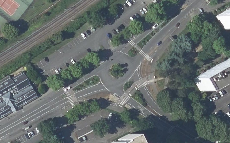 Vue aérienne du Rond-point anonyme n°59613804