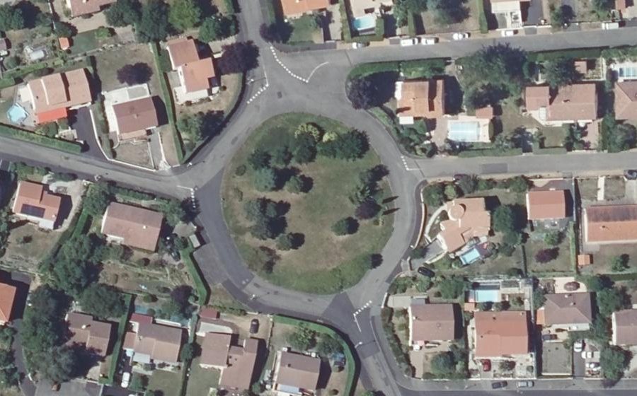 Vue aérienne du Rond-point anonyme n°59641313
